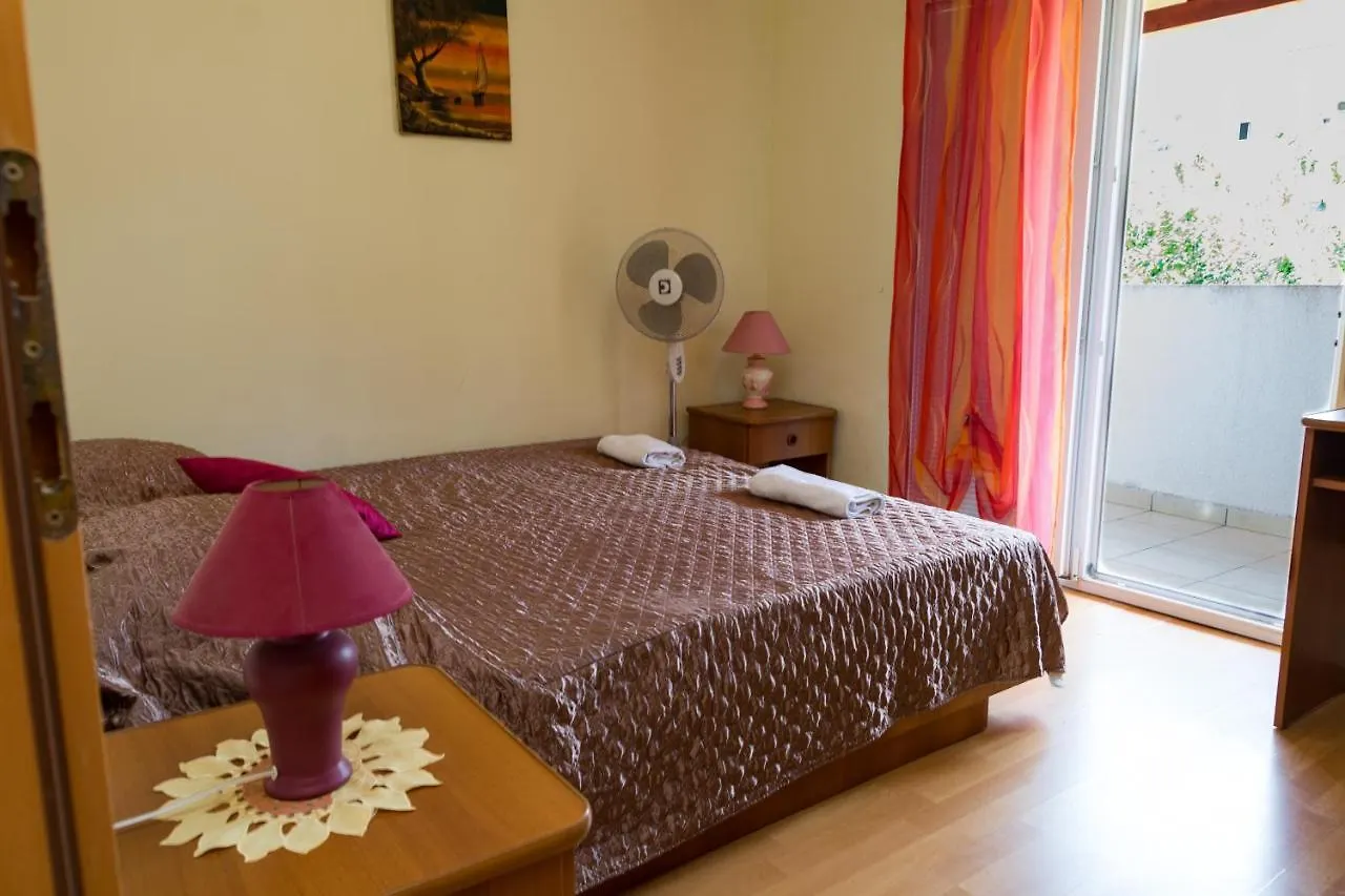 Pag Marina Rooms & Apartment Gostinjska kuća Pag Town
