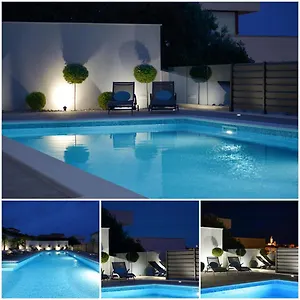 https://apartments-vrania.hotels-in-trogir.com